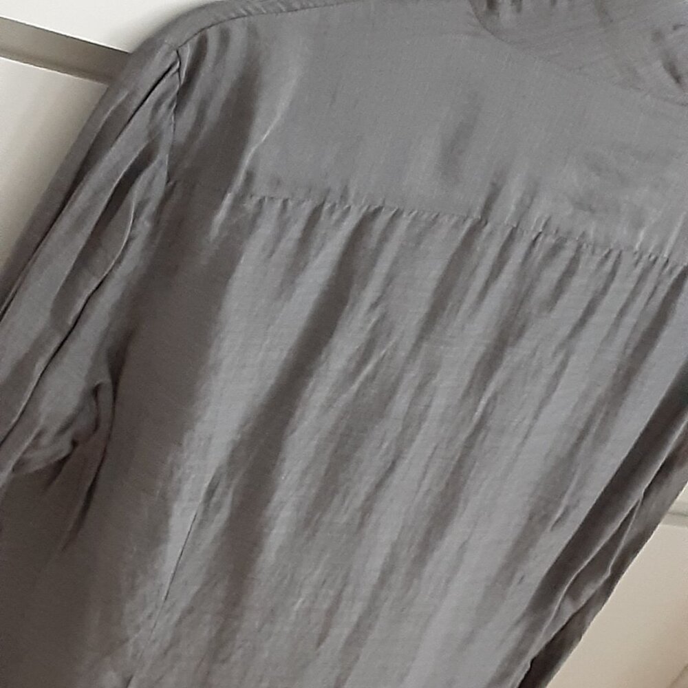 Beautiful Grey Silk/ Cotton Tie Front Blouse sz L - Picture 5 of 9
